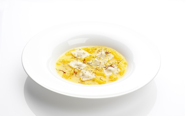 Ravioli dolci con cassata e arance amare